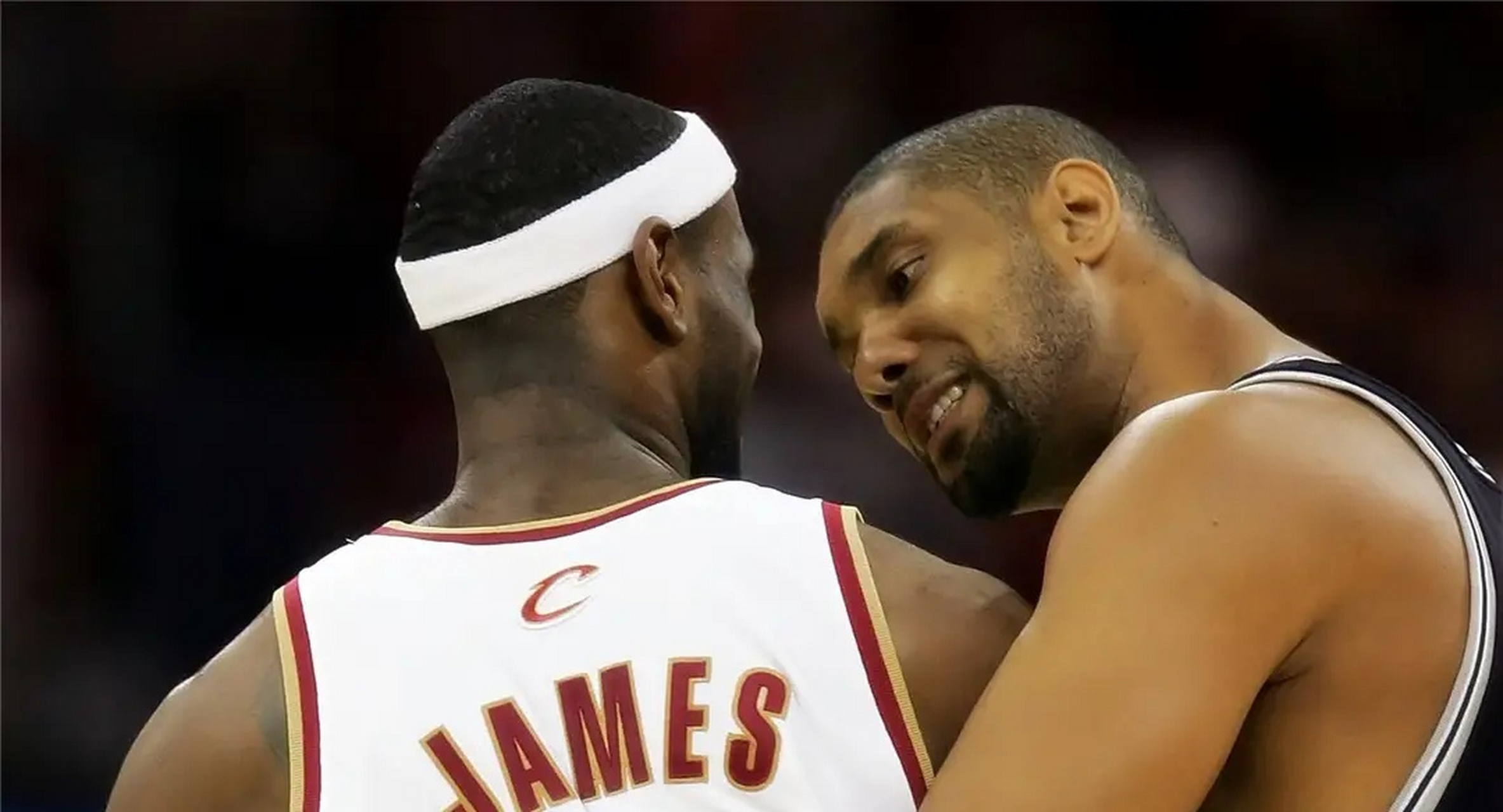 曼联2-2埃弗顿，B费点射+助攻，芒特破门，海文自摆乌龙（曼联2-2战平埃弗顿：B费点球+助攻，芒特建功，海文乌龙送礼）