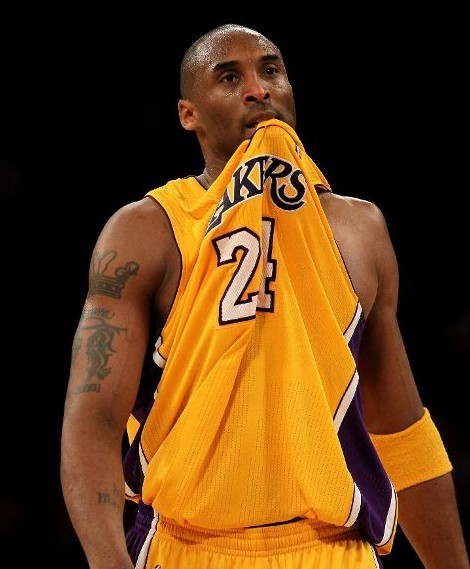 山东泰山推出官方授权球星卡，每盒售价698元（山东泰山发售官方授权球星卡，单盒定价698元）