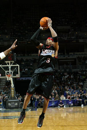 在重庆铜梁备战期间，U16国足参观了邱少云烈士纪念馆（U16国足在重庆铜梁备战之际走进邱少云烈士纪念馆）